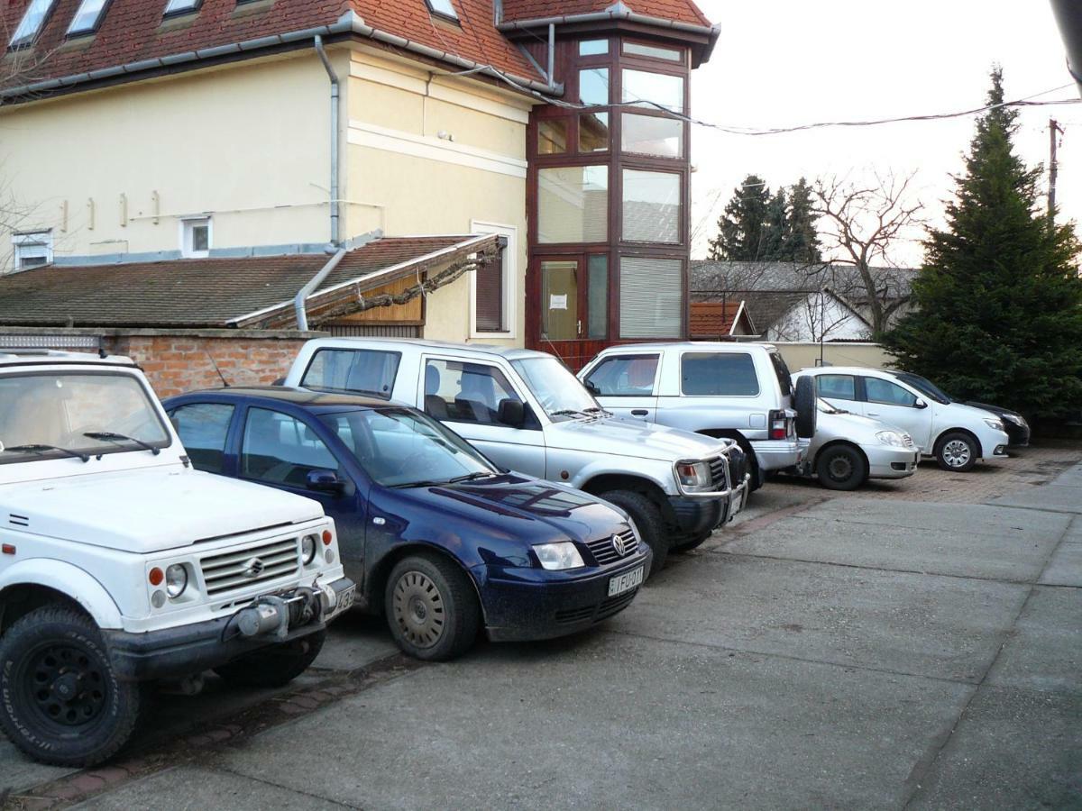Bed and Breakfast Mo-Ha Panzió Torokszentmiklos Exterior foto